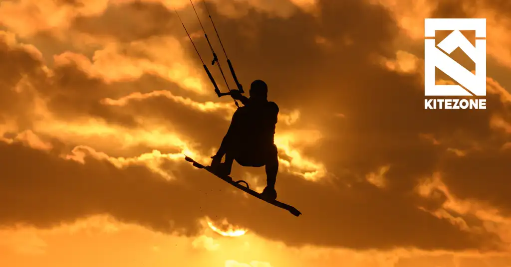 Kitesurfing is een uitdagende watersport die je kunt proberen als je een adrenalinekick zoekt. Lees verder op KITEZONE