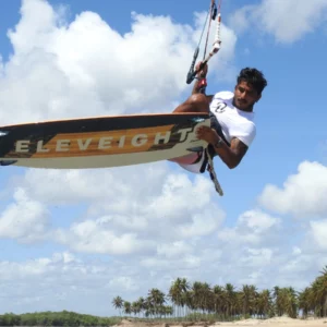 Leren kitesurfen met de eleveight process v7